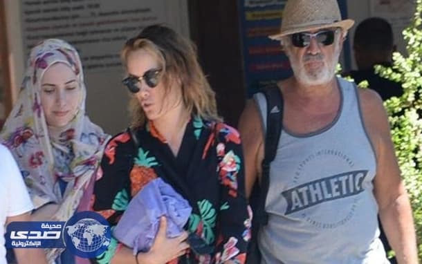 النجمة التركية الشهيرة بـ " جنان " ترتدي الحجاب