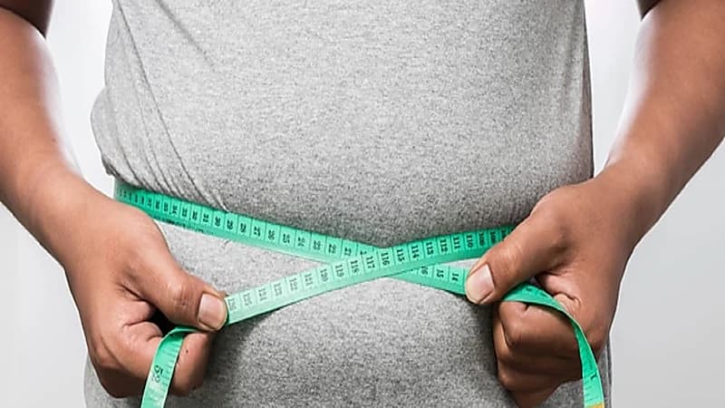 الخضيري يكشف عن سبب ظهور الكرش وضعف عضلات البطن والذراعين