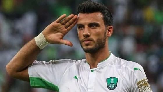 " السومة " يغيب عن مباريات الأهلي 75 يومًا