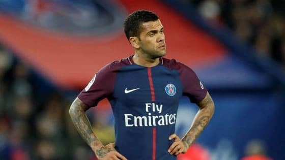 إيقاف ألفيس 3 مباريات لسوء السلوك